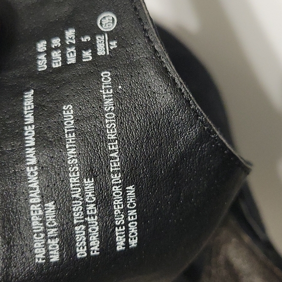 1 pair black Z Londo 4 inch heels fux suede. - Picture 4 of 4